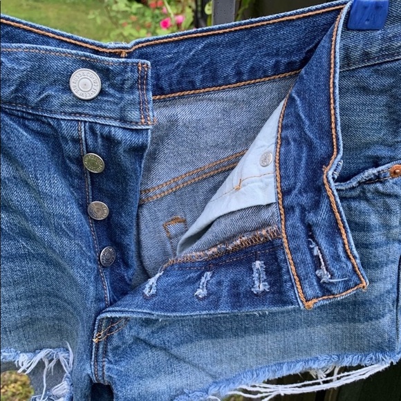 Levi Button Fly Shorts - Picture 4 of 4
